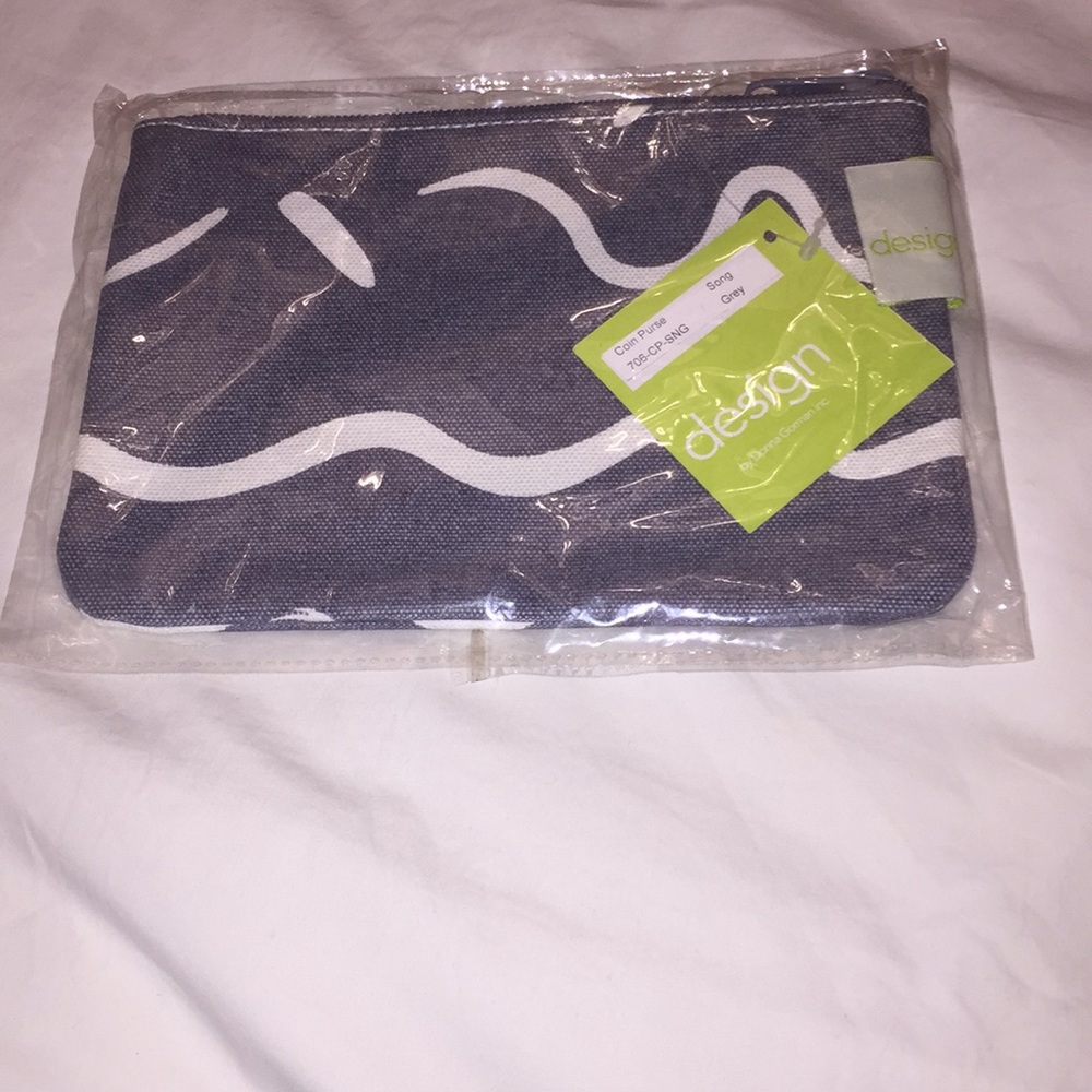 BRAND NEW Grey and white coin purse
